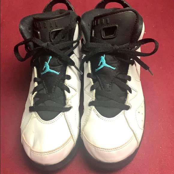 Air Jordan 6 Retro Size 3Y - Picture 4 of 5